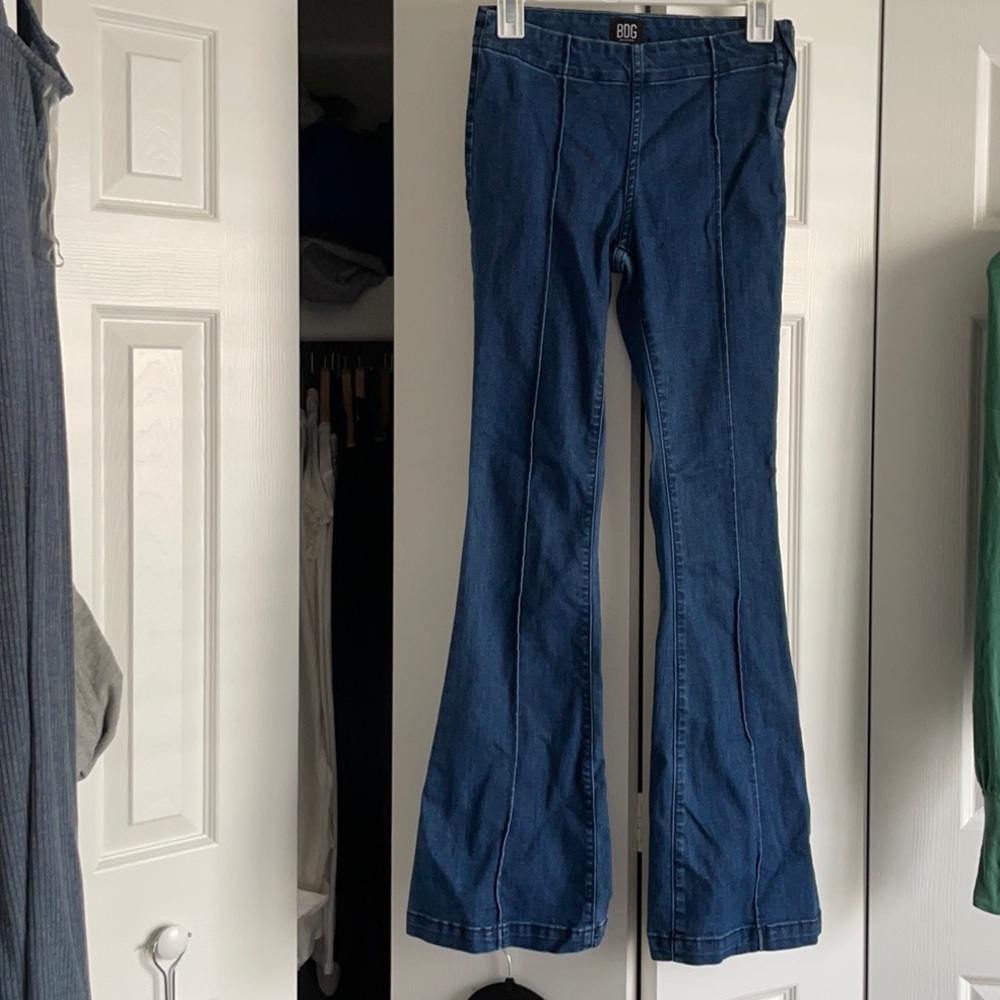 Size 26 BDG never worn jeans